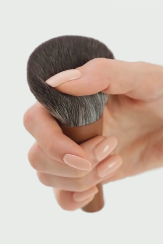 Travel Touch-up Brush with Cover